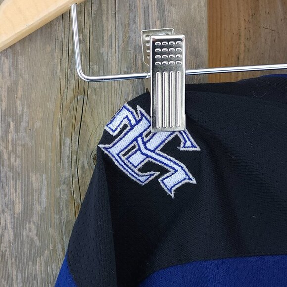 CUTE TORONTO MAPLE LEAFS NHL Jersey Boys Size 6 - Picture 3 of 6